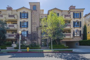 12026 Hoffman St #302, Studio City