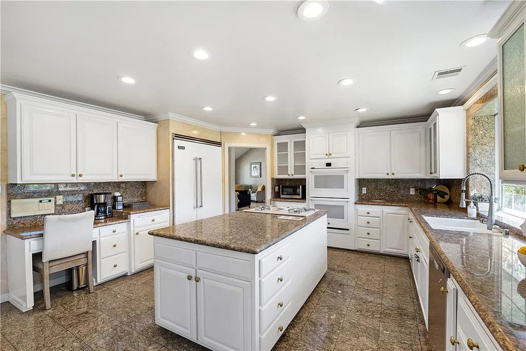 Kitchen 5