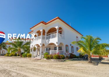 Las Brisas Outside view