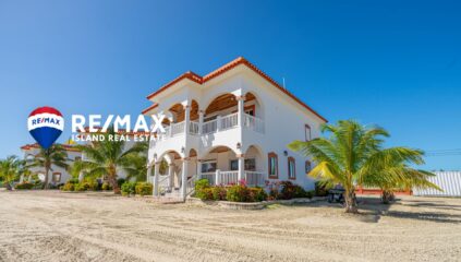 Las Brisas Outside view