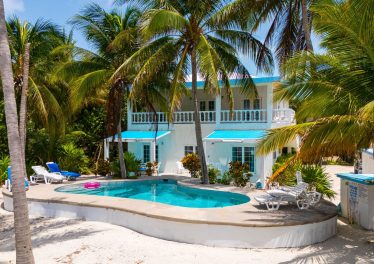Oceanfront home with pool in South Ambergris Caye