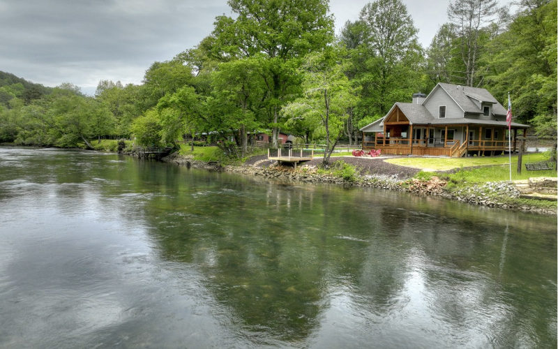 lakehouse