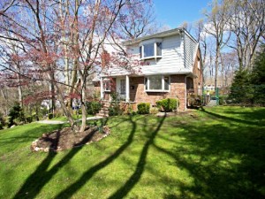 Tenafly 213 E Clinton ave - $939,000 Click the photo Tenafly 213 E Clinton ave - $939,000 Click the photo