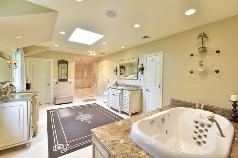 Master's Bathroom An Amazing Master Bathroom