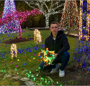 Daniel Eisenberg of Demarest Nj is lighting the neighborhood in honor of his late mother.