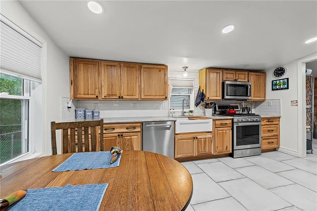 The eat-in kitchen — 605 4th Street, Weston MO