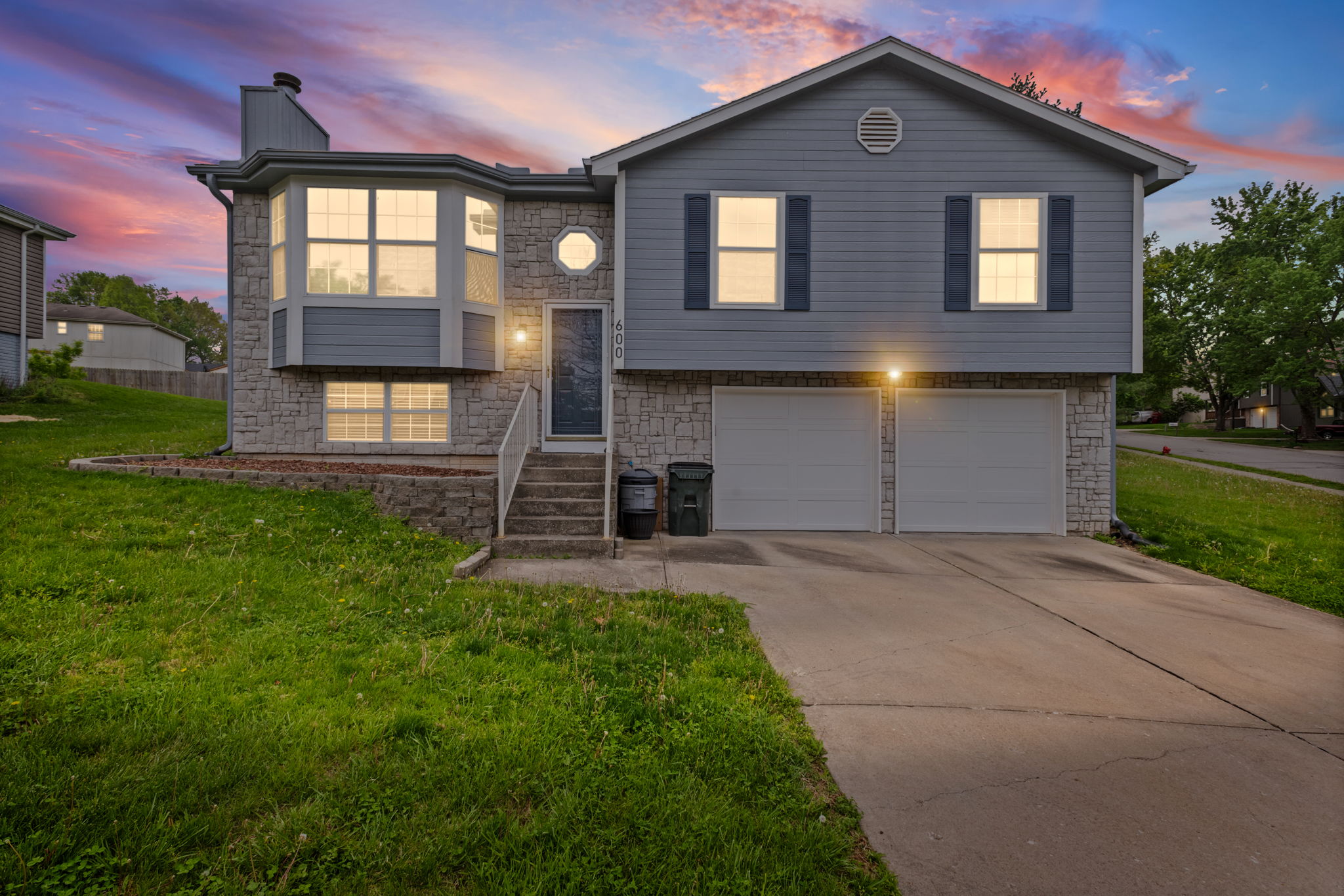 600 SE Steeple Court, Blue Springs, MO