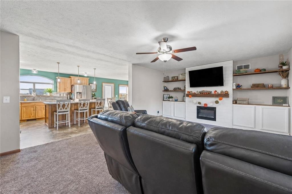 27455 Stephanie Lane Weston MO open-concept living room