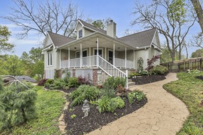 Selling and Buying at the Same Time While Downsizing in Weston, MO