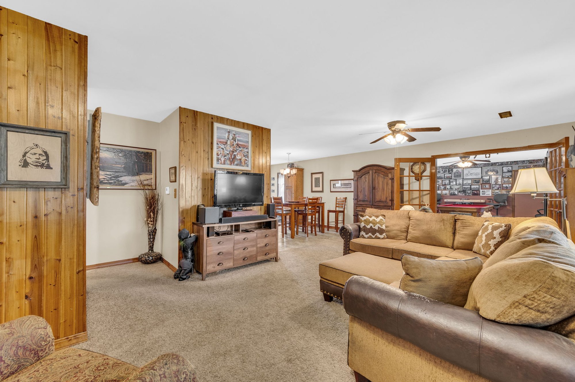 Living room at 111 Cora Drive, Weston, MO