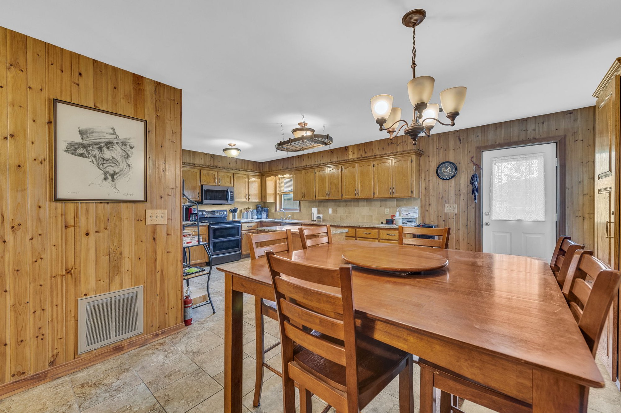Dining area at 111 Cora Drive, Weston, MO