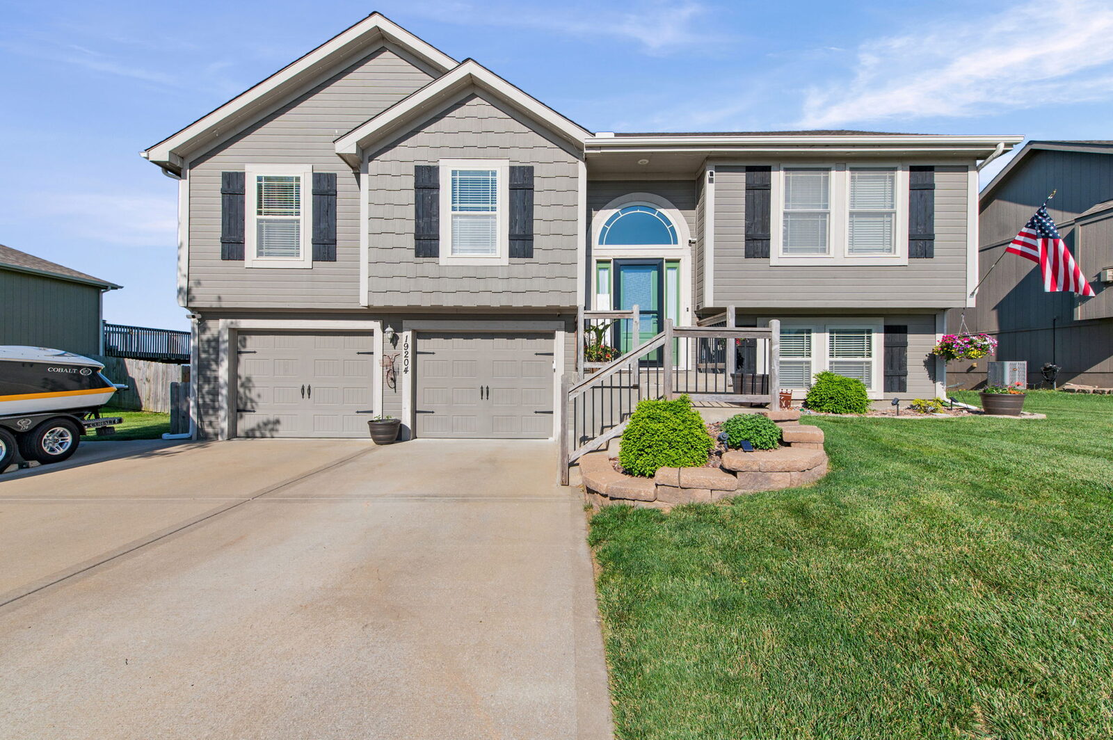 Front of the split-entry home at 19204 Corbyn Lane, Smithville, MO