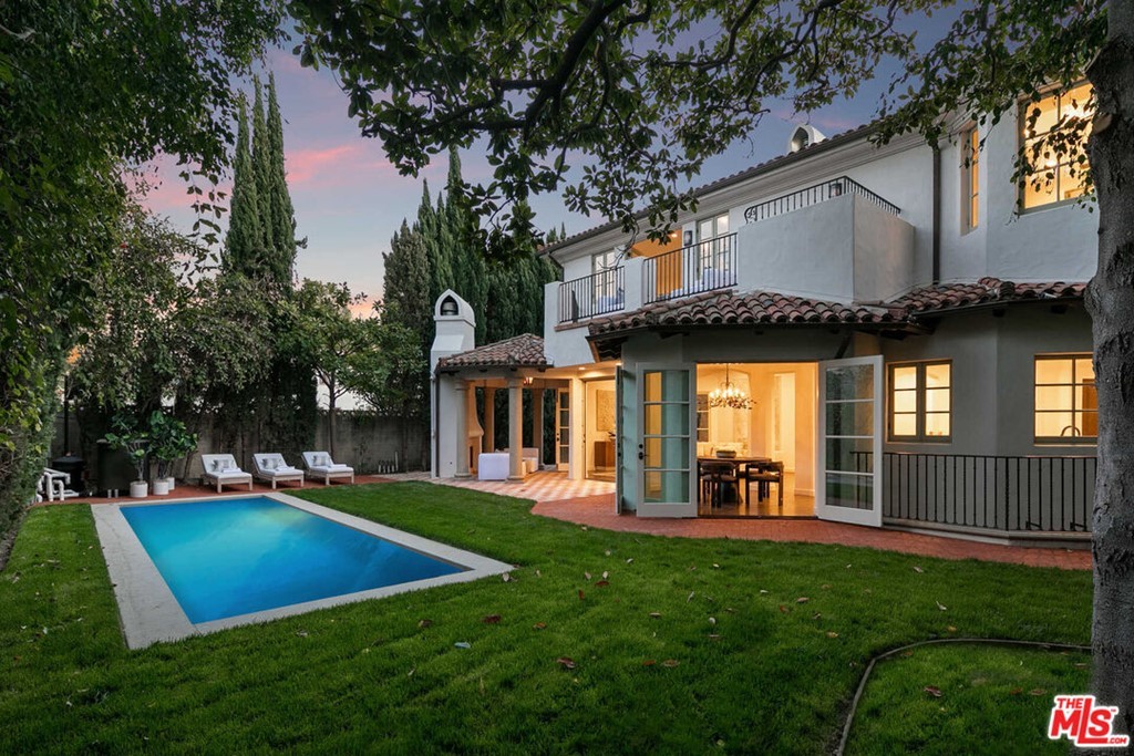 Luxury homes in Santa Monica