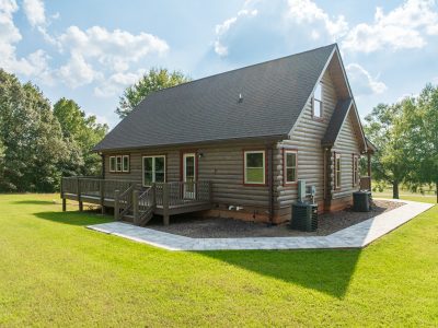 Private log cabin home with shop and horse-ready land