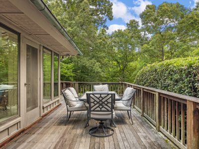 Private estate with hand-hewn timber home and rolling pasture