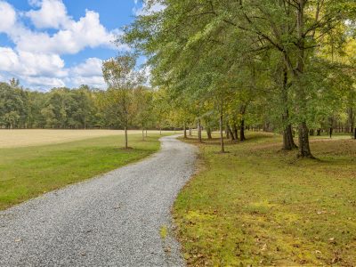 Large acreage luxury property with refined architecture in Campobello SC