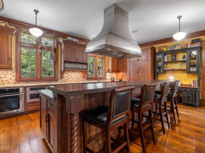 Luxury estate for sale on 94.5 acres in Campobello South Carolina