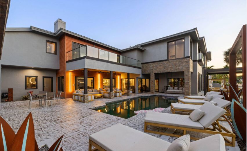 839 NE Bay Isle Drive