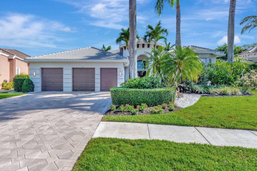 6815 Royal Orchid CIR