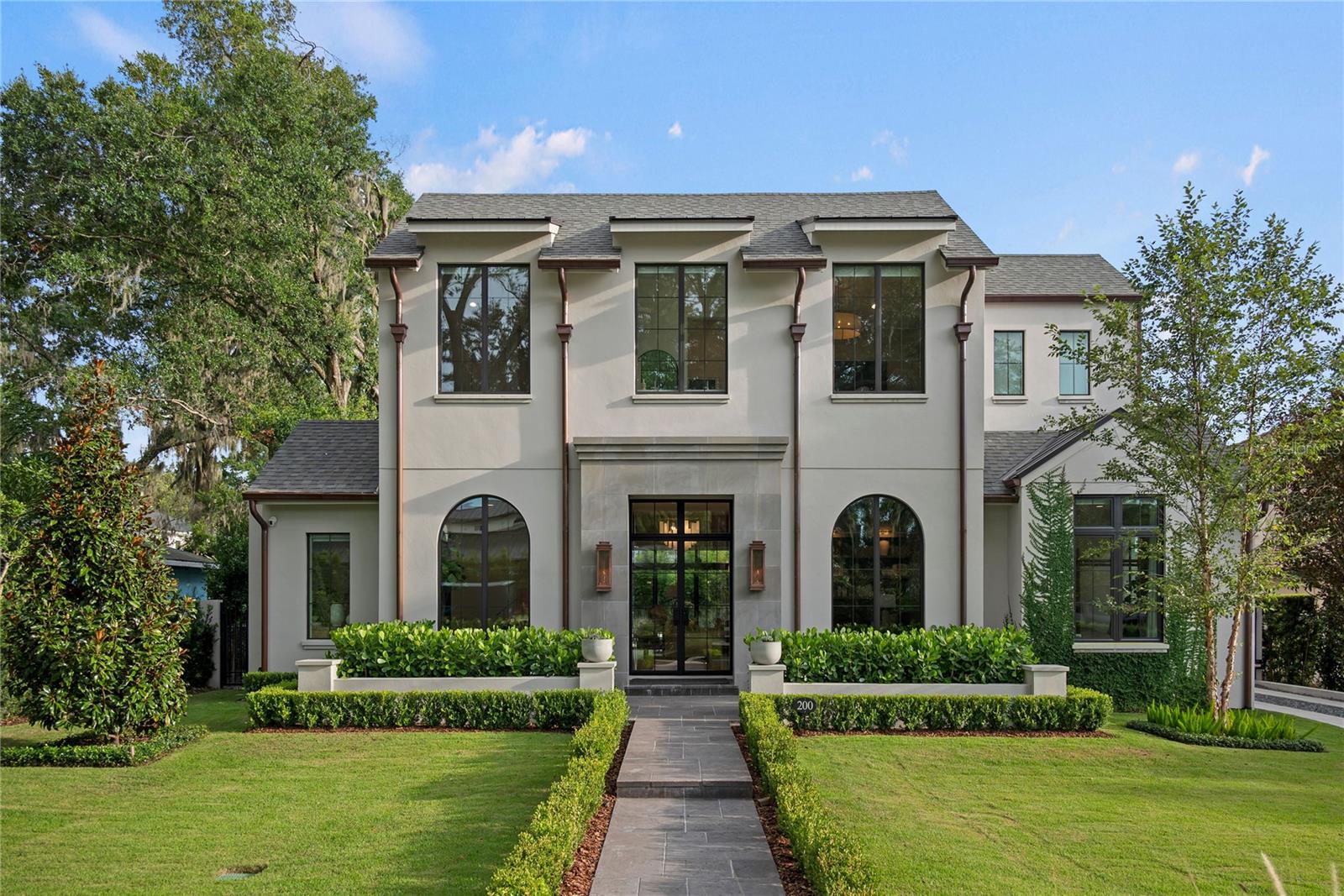 Luxury Apartments vs. Homes: Which is Right for You?