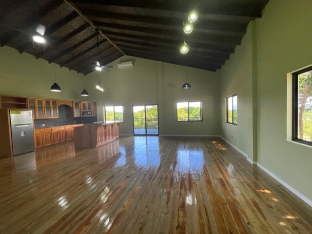 Listing Gallery 1