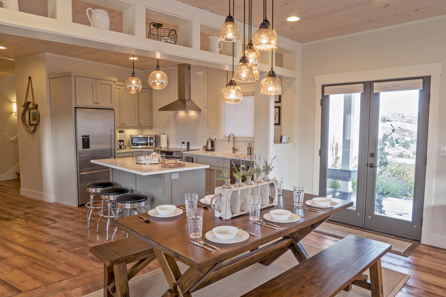 404 Porcupine Lane – Lookout Home