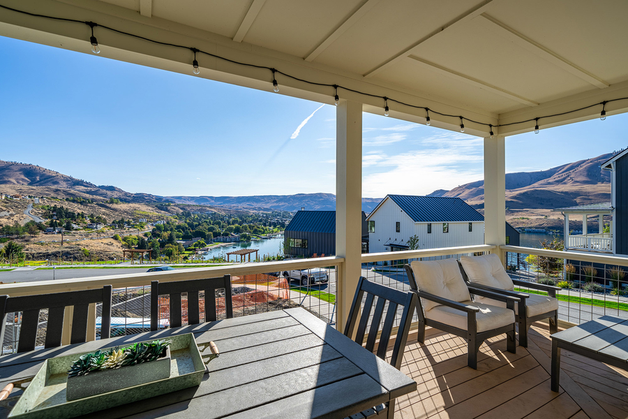 298 Bobcat Lane – Lookout Home