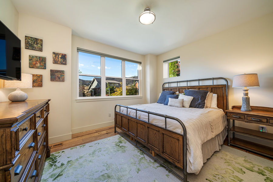 159 Porcupine Lane – Lookout Home