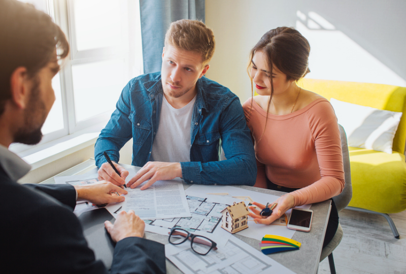 Bainbridge Island realtor explaining home selling strategy.