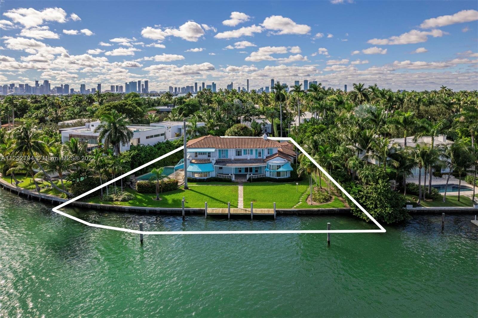 2315 Lake Ave