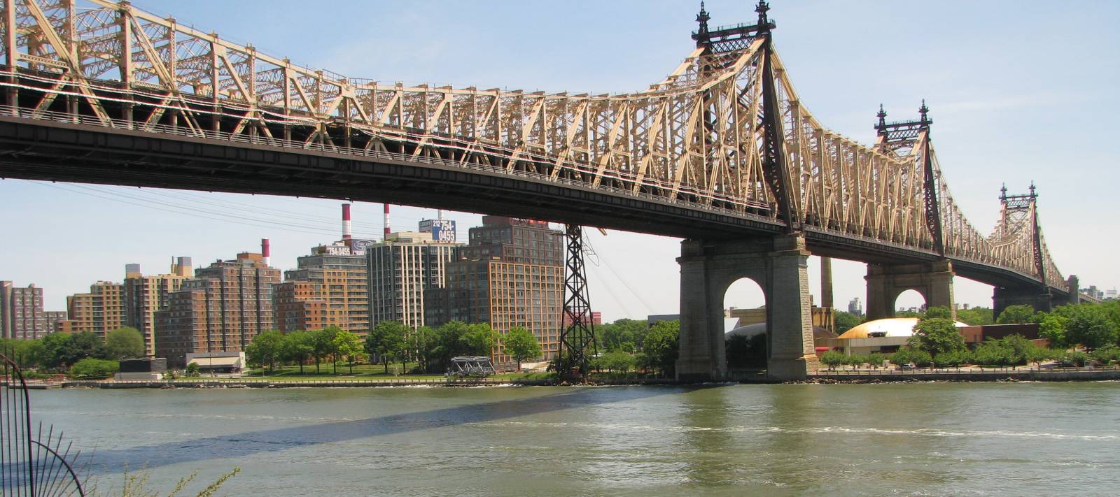 Queens neighborhood skyline