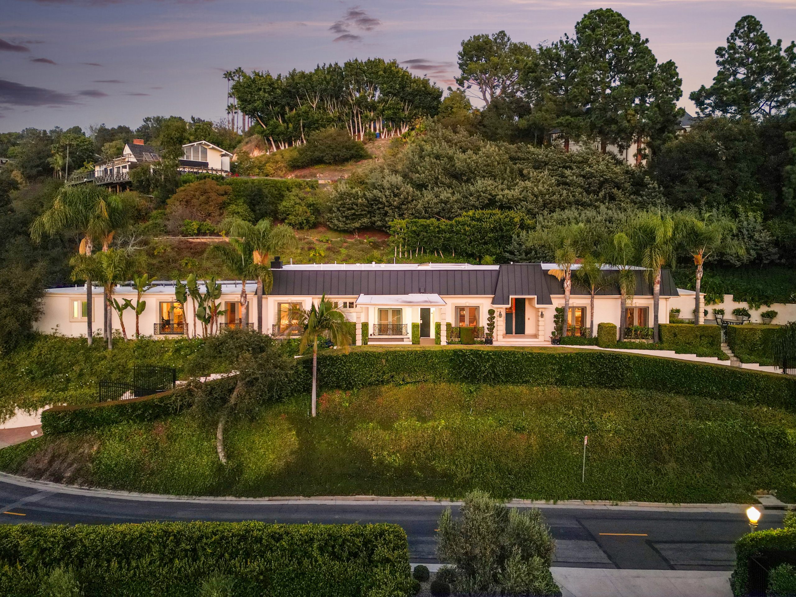 Curated visual reference: Villa Style Single Level Luxury Photo Inspiration