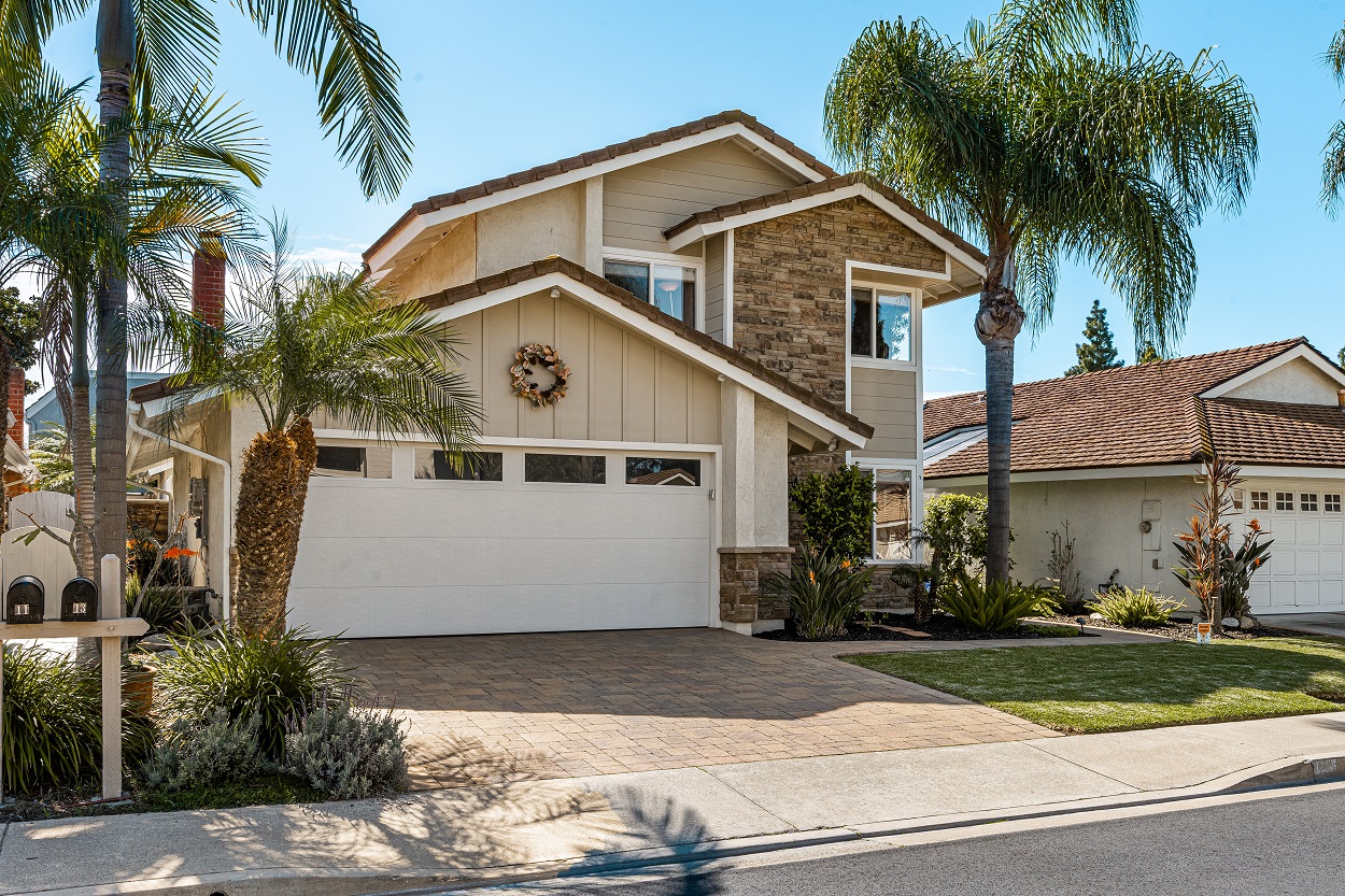 13 Shooting Star went pending in 3 days - listing Agent Debbie Sagorin