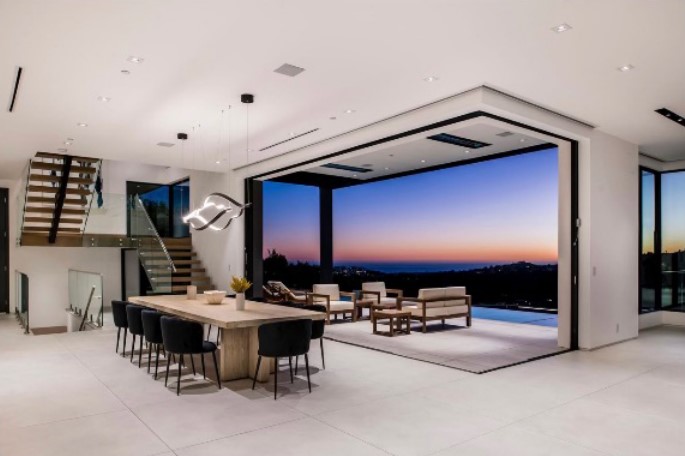 Luxury dining kitchen