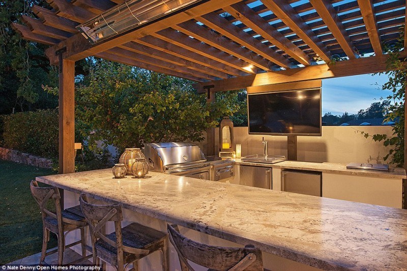 Steph-Curry-List-California-Home-Outdoors