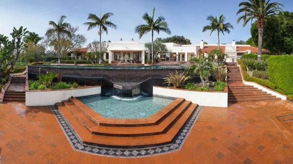 Taco-Bell-Glen-Bell-Jr