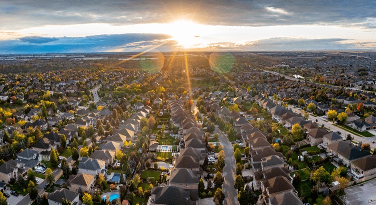 What To Expect from Mortgage Rates and Home Prices in 2025 (1)