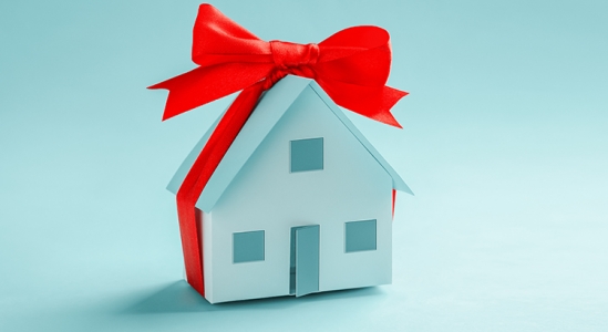 Your House Could Be the 1 Item on a Homebuyer’s Wish List During the Holidays 1