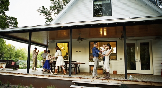 More People Are Finding the Benefits of Multigenerational Households Today 1