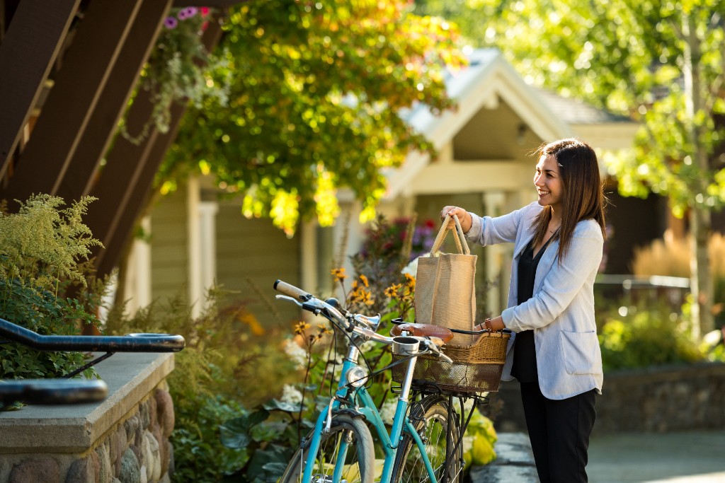 Women with her bike in Fraser Valley