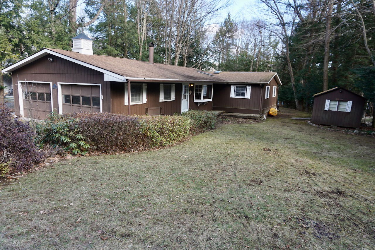 Waterfront Ranch with Dock & Mooring on Great Sacandaga Lake