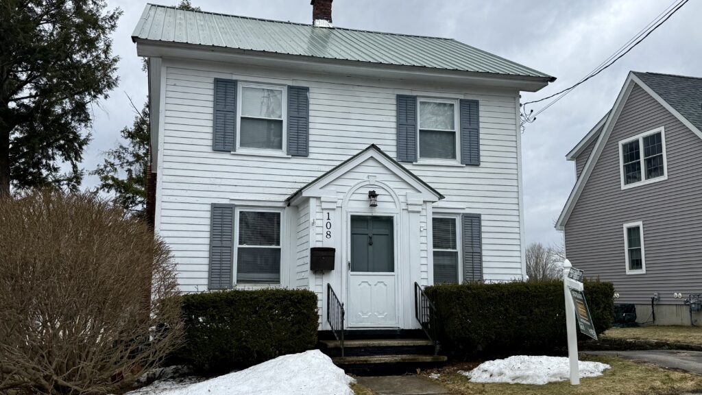 108 E Montgomery St Johnstown< NY 