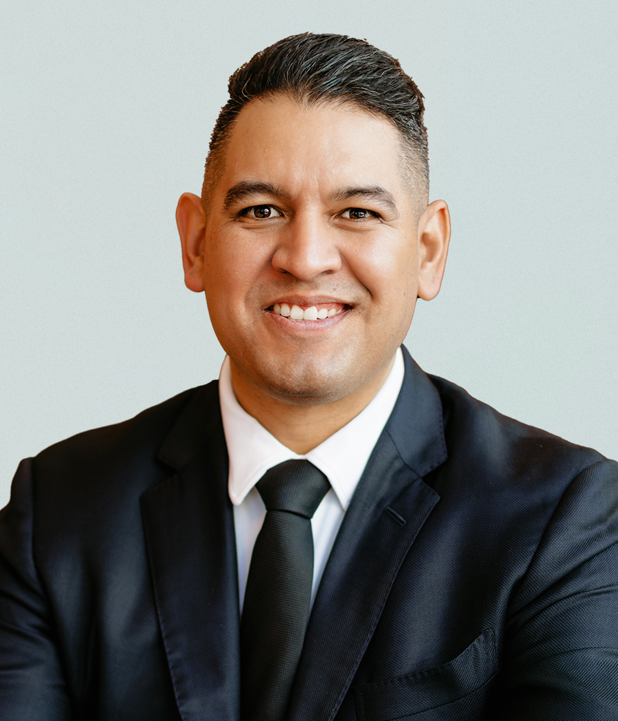 Luxury Real Estate Agent John JD Diaz Headshot | IS Luxury