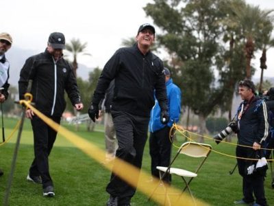 636204567563463704-CareerBuilder-LQ-1st-Round016