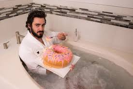 This Hotel Will Deliver a 10-pound Doughnut to Your Room 1