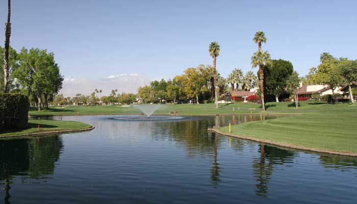 The Lakes Country Club