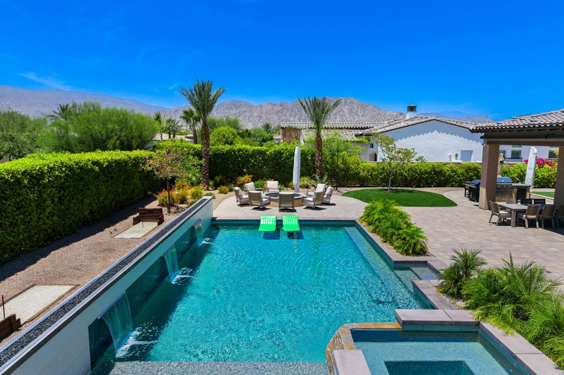 81376 Merv Griffin Way