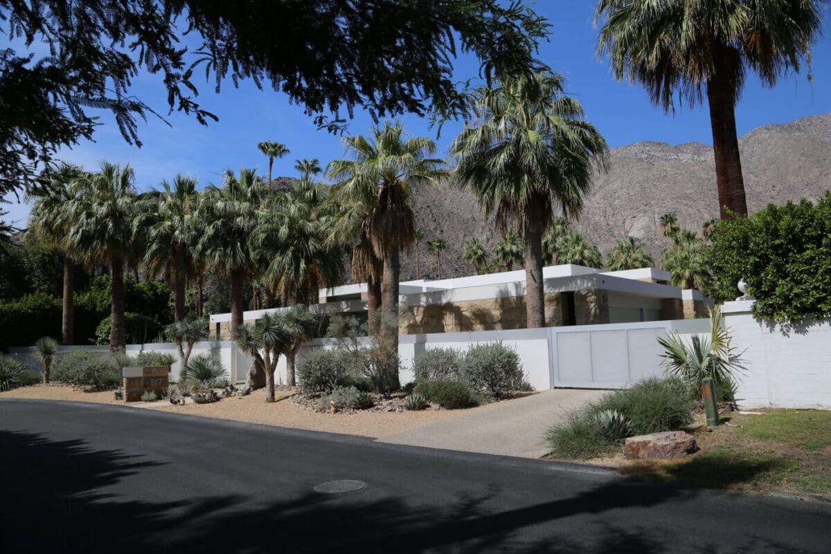 Real Estate in Palm Springs - Non-Golf Communities & Homes For Sale