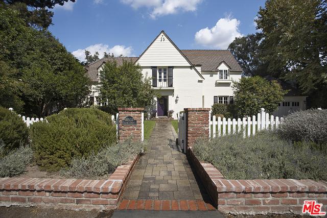 10533 Kling St Featured Photo
