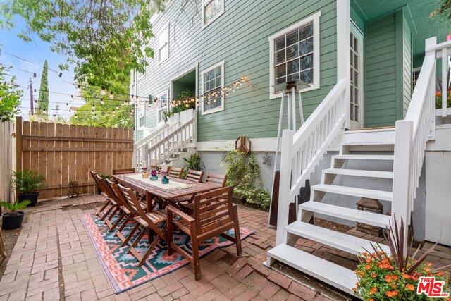 11262 La Maida St Featured Photo